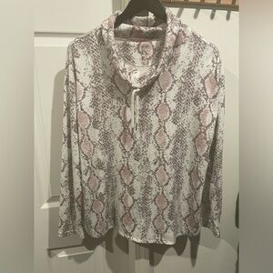 Calvin Klein sweater women’s M pink & white snake print light weight